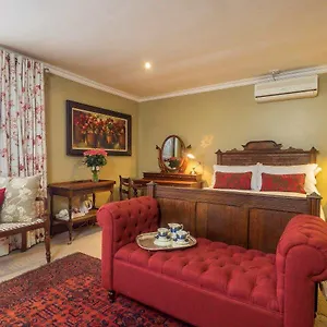 Madison Manor Boutique Отель Торонто
