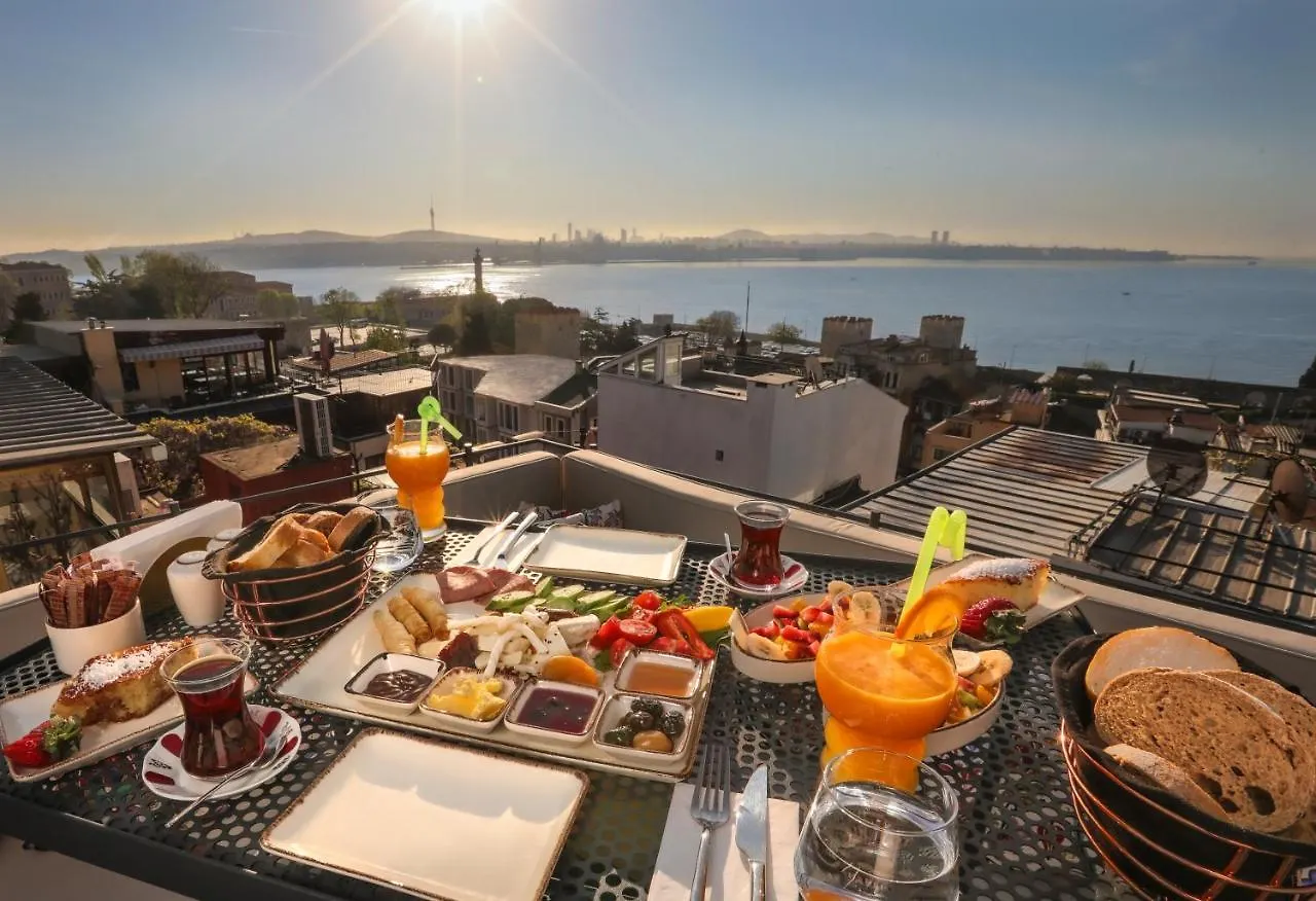 Henna Hotel Istanbul 2*,