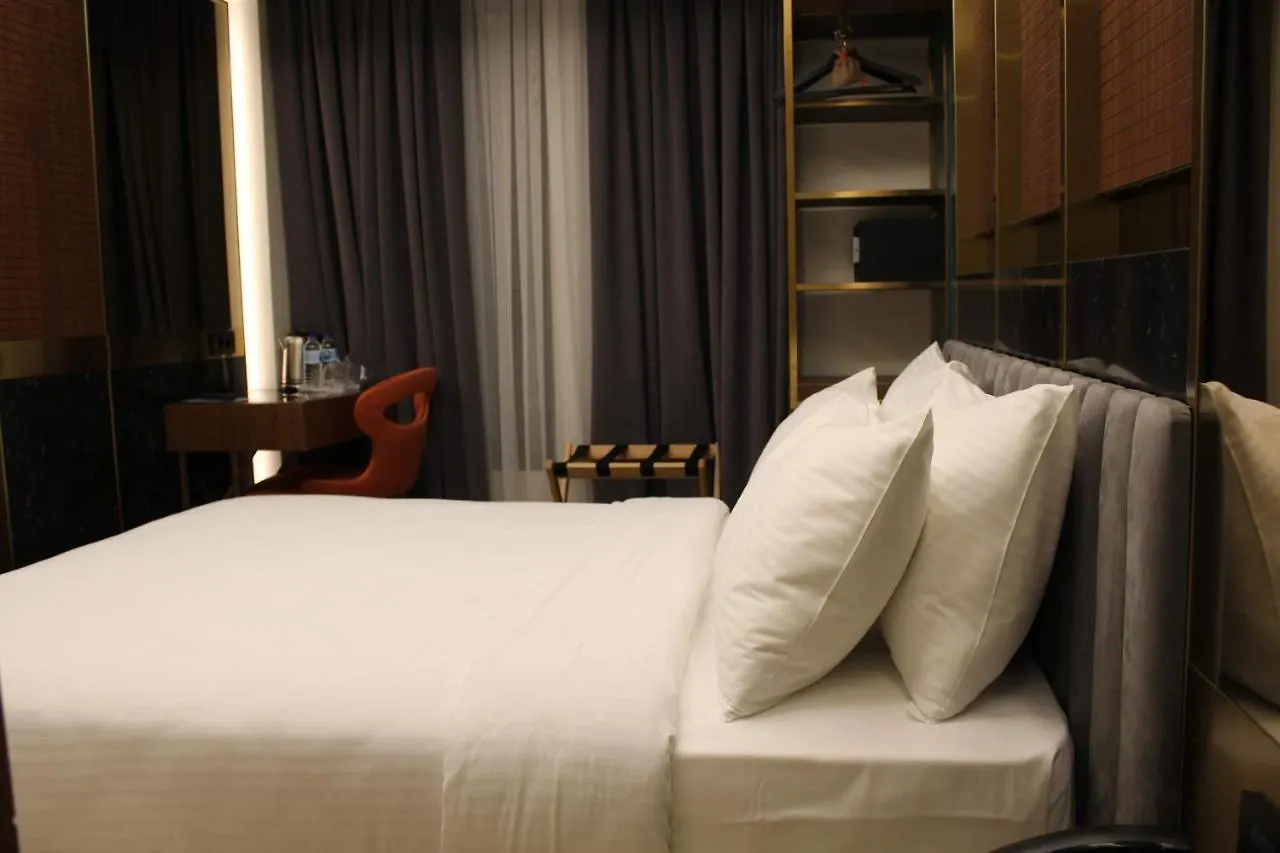 Henna Hotel Istanbul 2*,